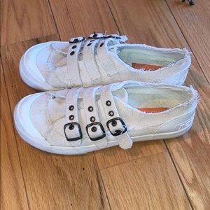 Rocket Dog slip on’s